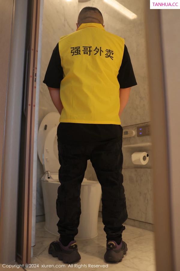   [XiuRen]高清写真图 2024.03.05 No.8181 小薯条nienie 性感清纯第9张图片